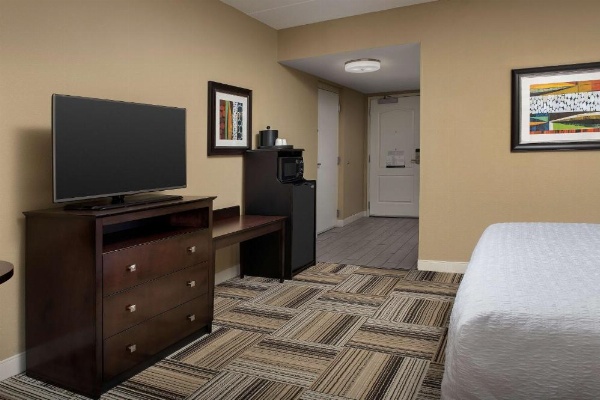 Hampton Inn By Hilton Knoxville-East image 18