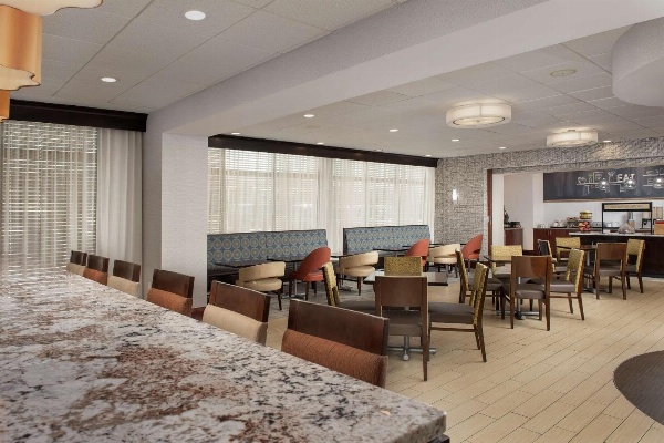 Hampton Inn By Hilton Knoxville-East image 4