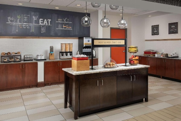 Hampton Inn By Hilton Knoxville-East image 5